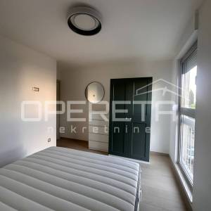 Novouređen i moderan stan, 100 m2, 3S, Pujanke, Split