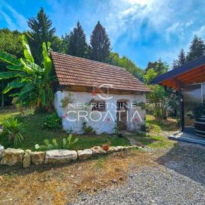 Novouređena kuća i 21.337 m2 zemljišta!
