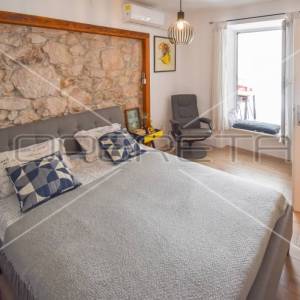Novouređena kuća s 3 stana, Šibenik- centar