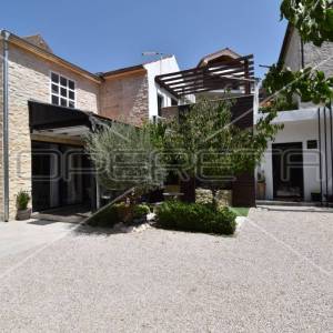 Novouređena kuća s 3 stana, Šibenik- centar