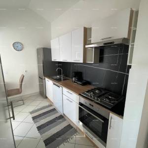 Novouređeni penthouse s pogledom na more, 300 m udaljen od plaža, Poreč!