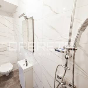 Novouređeni stan s pogledom na more, 85 m2, Šibenik- Brodarica