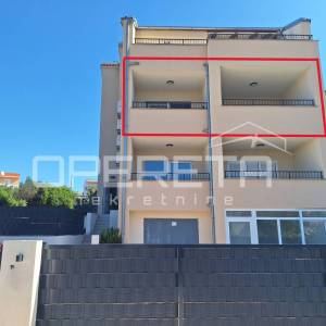 Novouređeni stan s pogledom na more, 85 m2, Šibenik- Brodarica