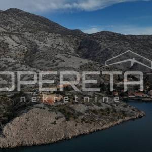NVESTICIJSKO ZEMLJIŠTE – PRVI RED DO MORA, TURISTIČKA NAMJENA
