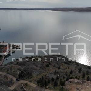 NVESTICIJSKO ZEMLJIŠTE – PRVI RED DO MORA, TURISTIČKA NAMJENA
