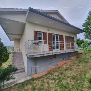 Obiteljska kuća s garažom, konobom i mogućnošću kupnje dodatnog zemljišta – 30 min od Pule