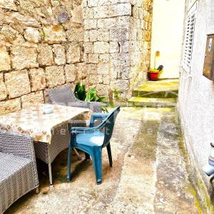 Obiteljska kuća u mirnom dijelu grada Korčule