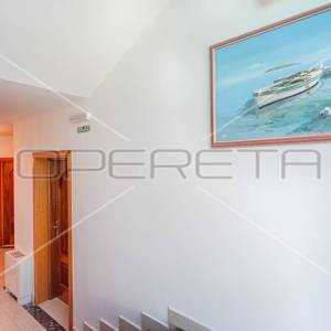 Obiteljski hotel sa 18 soba, Trogir, Seget Vranjica, 1.144 m2