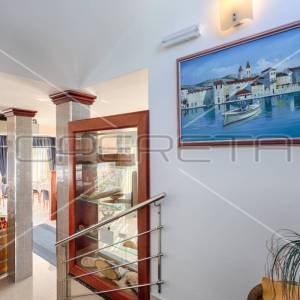 Obiteljski hotel sa 18 soba, Trogir, Seget Vranjica, 1.144 m2