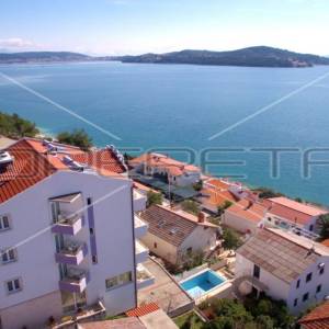 Obiteljski hotel sa 18 soba, Trogir, Seget Vranjica, 1.144 m2