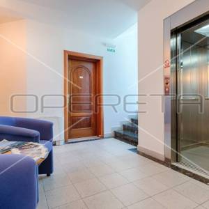 Obiteljski hotel sa 18 soba, Trogir, Seget Vranjica, 1.144 m2
