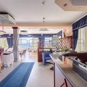 Obiteljski hotel sa 18 soba, Trogir, Seget Vranjica, 1.144 m2
