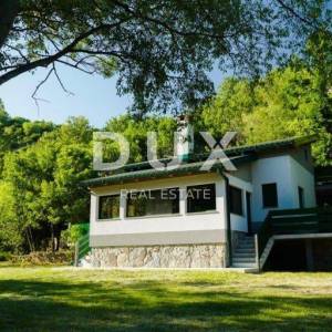 OBROVAC - kuća na obali rijeke Zrmanje