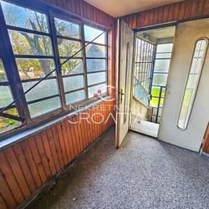 Odlična kuća za renoviranje na 1.140 m2!
