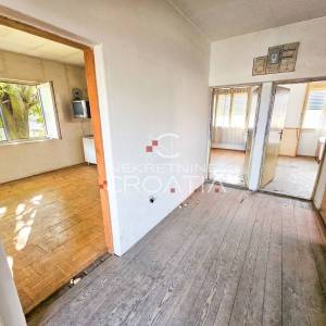 Odlična kuća za renoviranje na 1.140 m2!