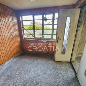 Odlična kuća za renoviranje na 1.140 m2!
