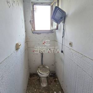 Odlična kuća za renoviranje na 1.140 m2!