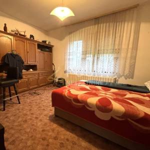 Ogulin, kuća s dva stana, 215.55m2