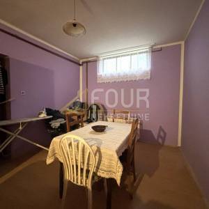 Ogulin, kuća s dva stana, 215.55m2