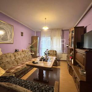 Ogulin, kuća s dva stana, 215.55m2