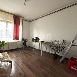 Ogulin, kuća s dva stana, 215.55m2