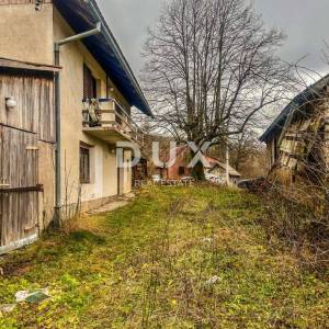 OGULIN, OKOLICA - Dvije kuće s prostranim zemljištem i turističkim potencijalom u netaknutoj prirodi