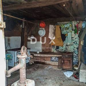 OGULIN,TOUNJ- Veliko imanje s kućom, gospodarskim objektima i šumom