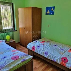 Okolica Dobrinja, samostojeća kuća, 100 m od mora!