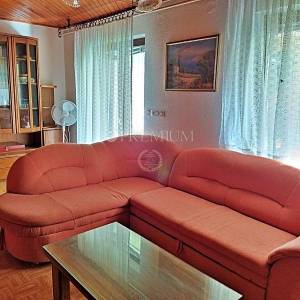 Okolica Dobrinja, samostojeća kuća, 100 m od mora!