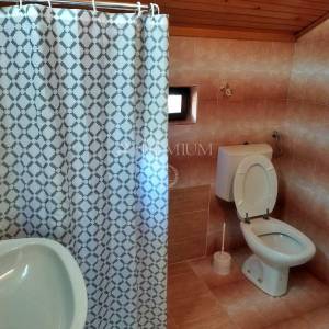 Okolica Dobrinja, samostojeća kuća, 100 m od mora!