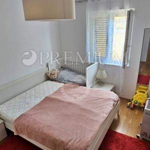 Okolica Krka, apartman u prizemlju s pogledom na more!