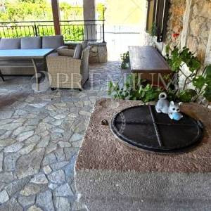 Okolica Šila, renovirana kamena kuća s bazenom!