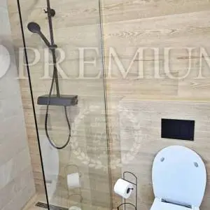 Okolica Vrbnika, moderna, impozantna kuća na rubu građevinske zone! 