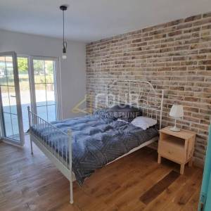 Okolica Zadra, Nin, novogradnja, kamena prizemnica s velikom okućnicom