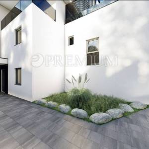 Omišalj, prodaja dvoetažnog apartmana, 150m od mora!