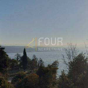 Opatija, 106m2, 3skl, velika terasa, 30m od mora