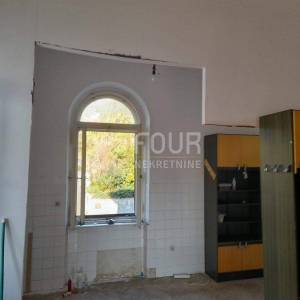 Opatija, 106m2, 3skl, velika terasa, 30m od mora