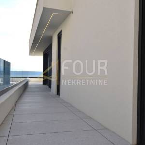 Opatija, 112.28m2, luksuzan stan, 3s+db, velika lođa, pogled na more