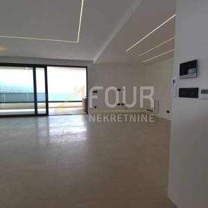 Opatija, 112.28m2, luksuzan stan, 3s+db, velika lođa, pogled na more