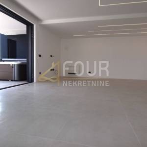 Opatija, 112.28m2, luksuzan stan, 3s+db, velika lođa, pogled na more