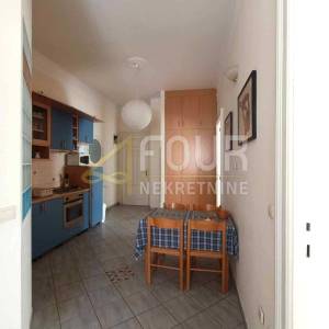 Opatija, 120.46m2, u naravi dva stana, 3 balkona