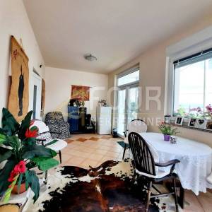 Opatija, 127.20m2, 2 stana - 3s+db i 1s+db