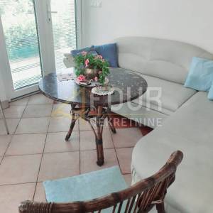 Opatija, 127.20m2, 2 stana - 3s+db i 1s+db