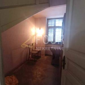 Opatija, 130m2, 4s+db, stan u strogom centru!