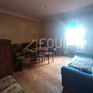 Opatija, 130m2, 4s+db, stan u strogom centru!
