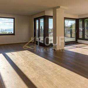 Opatija, 158.91m2, 3s+db, lođa i balkon, 100m od mora