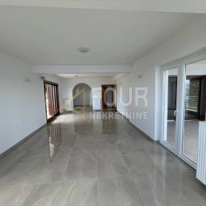 Opatija, 170.45m2, 2s+db, 3 terase, balkon, pogled, parking