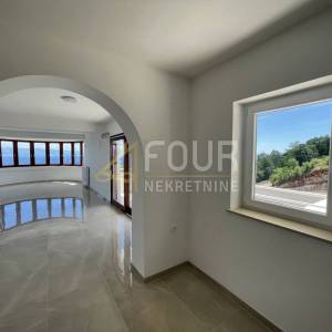 Opatija, 170.45m2, 2s+db, 3 terase, balkon, pogled, parking