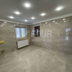 Opatija, 170.45m2, 2s+db, 3 terase, balkon, pogled, parking