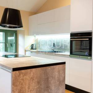 Opatija, 185m2, dvoetažni stan 3s+db, balkon, vrt, pogled na more
